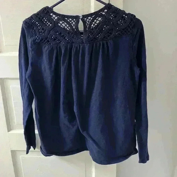 Gap navy blue flowy blouse with crocheted top - Picture 2 of 4